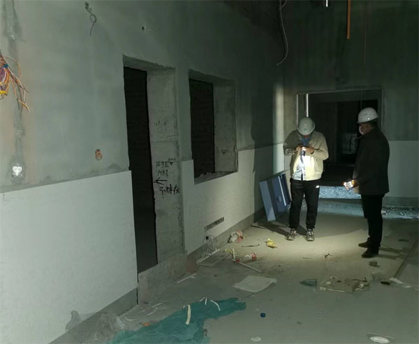 ���̰���